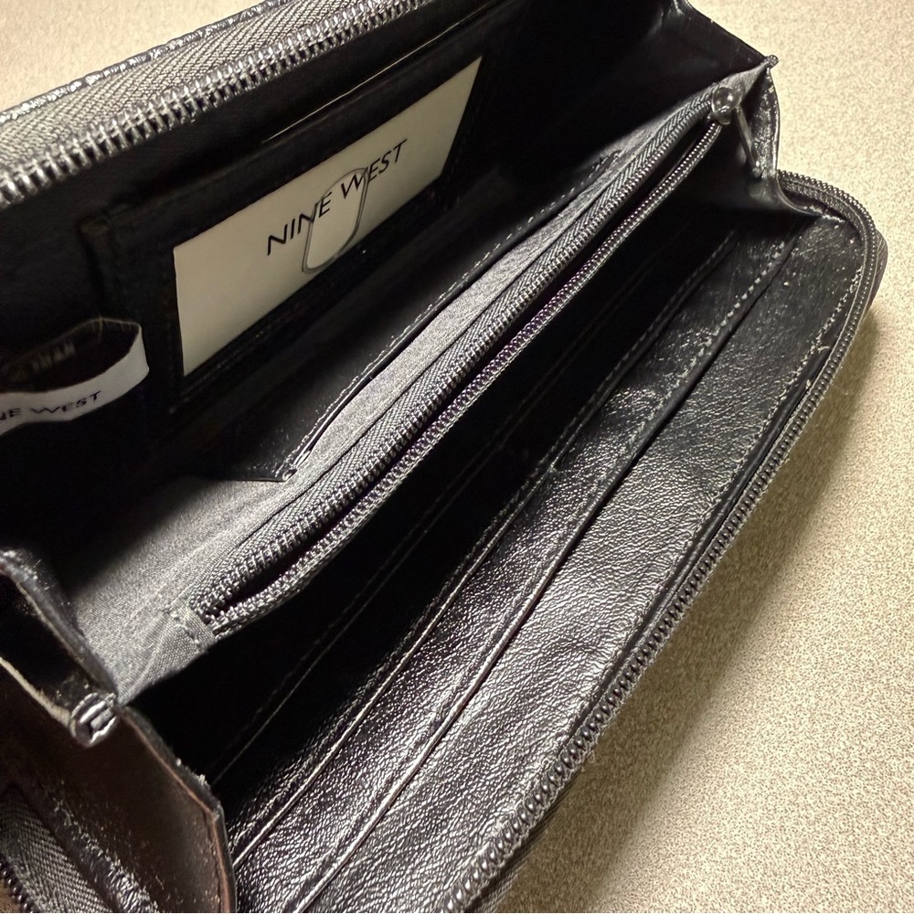 Nine West Black Pebbled Long Zip Around Wallet NEW (M1) - Picture 9 of 11